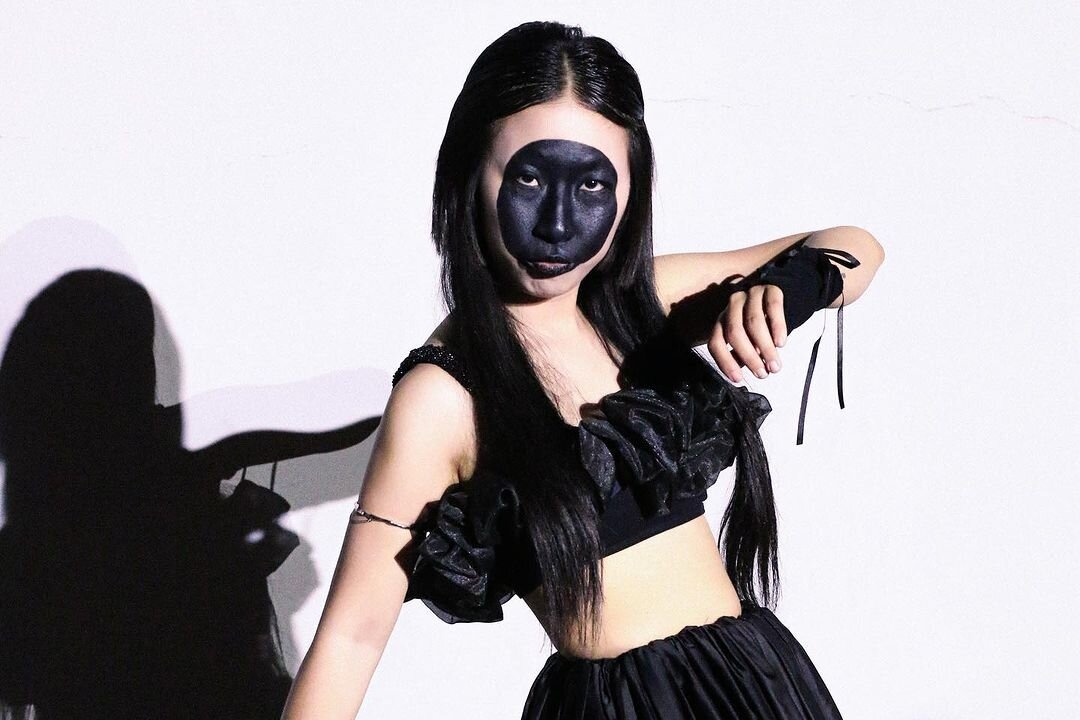 Newsfeed Rate: Trang Hy ve mat nhu vong tron am duong hinh anh