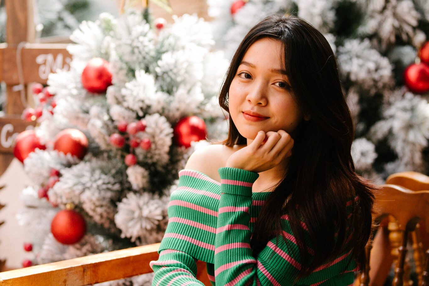 Bat dieu hoa 24/7 de bao quan do trang tri Giang sinh o nha hinh anh