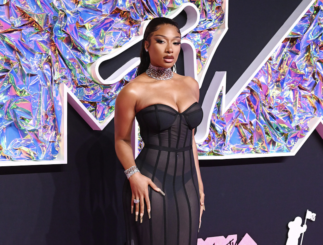 vay xuyen thau anh 6