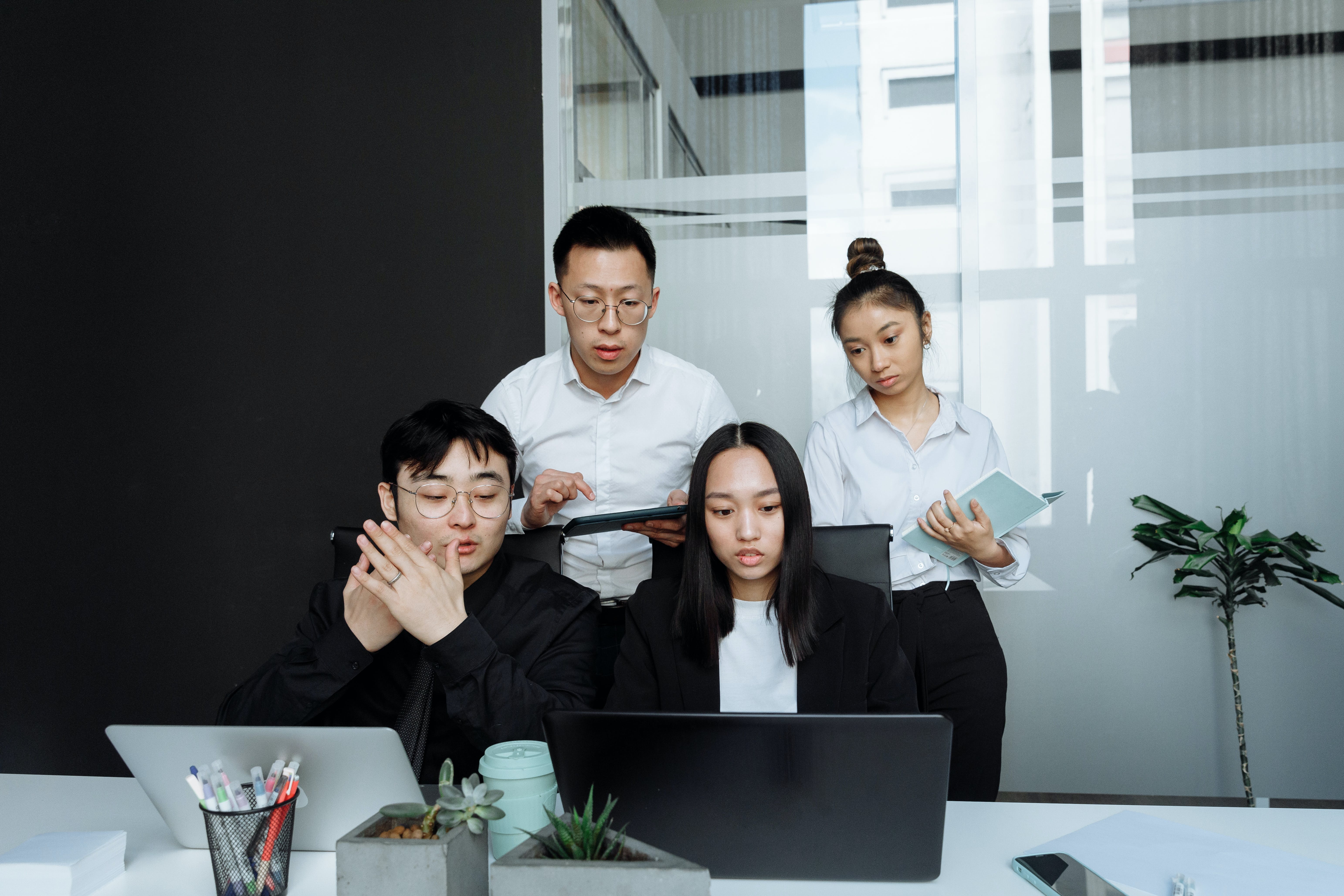moi truong lam viec toxic anh 1