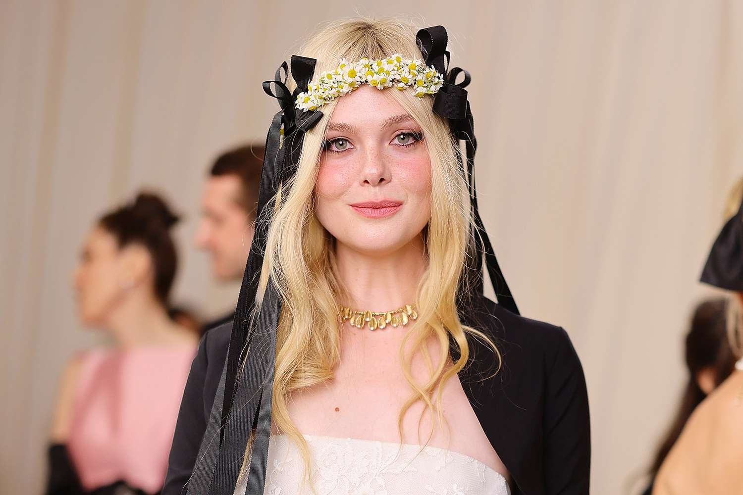 trang suc dat nhat anh 8