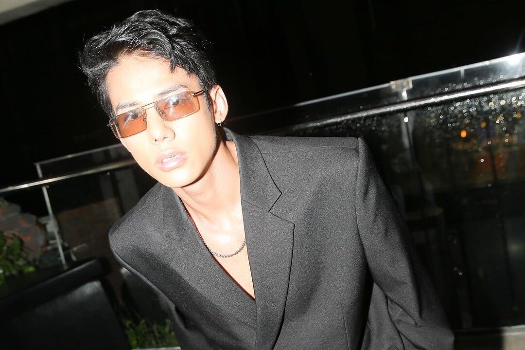 mac gi giao thua anh 12