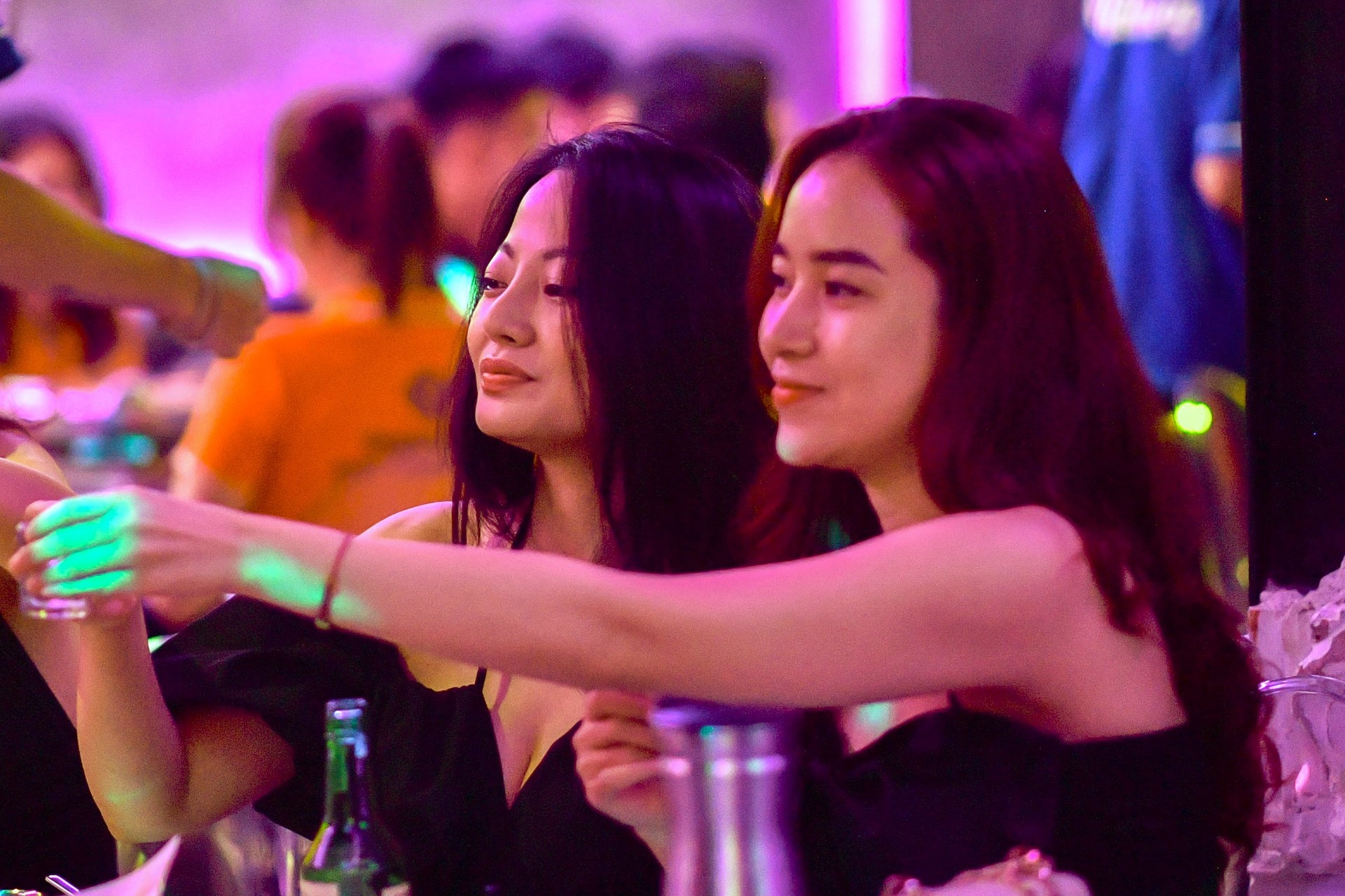 Year end party dai 3 tieng gio chi goi trong bua trua 30 phut hinh anh