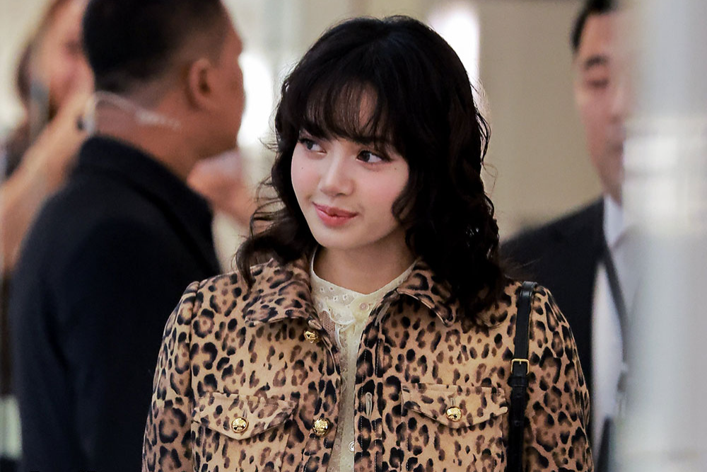 Lisa (BlackPink) mac mot lan, da bao thanh 'con sot' hinh anh