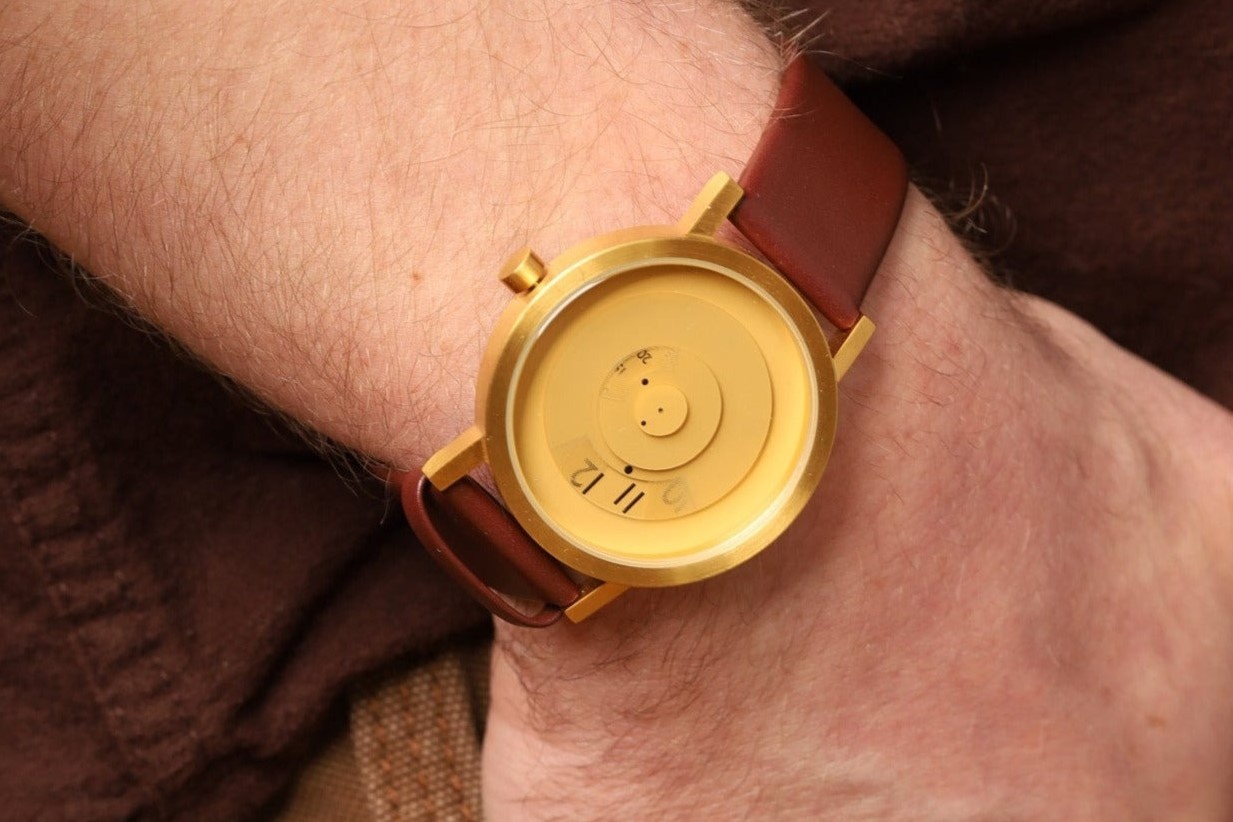 8 dong ho duoi 200 USD cho nguoi moi nhap mon hinh anh