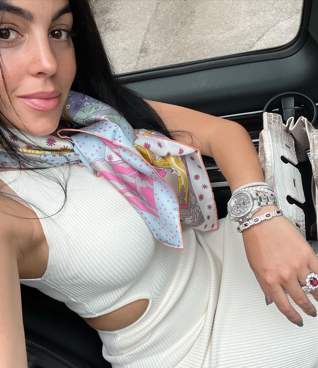 đồng hồ bạn gái Ronaldo, bạn gái Ronaldo, Georgina Rodríguez ảnh 3 dong ho ban gai Ronaldo, ban gai Ronaldo, Georgina Rodriguez anh 3