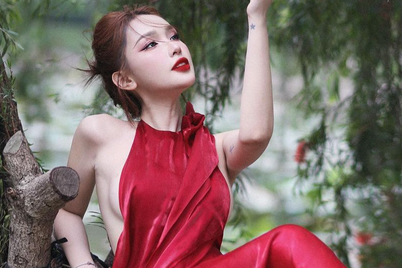 Newsfeed Rate: Mym Tran 'mac bay' ho henh voi yem dao hinh anh