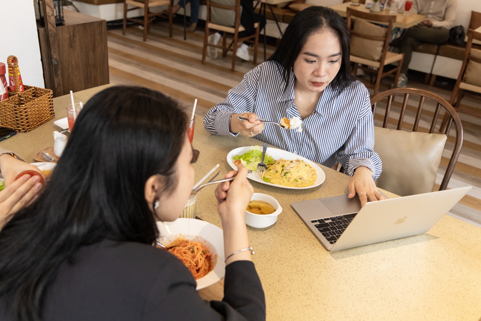 thuong Tet,  0 dong thuong Tet,  Tet Am lich anh 1