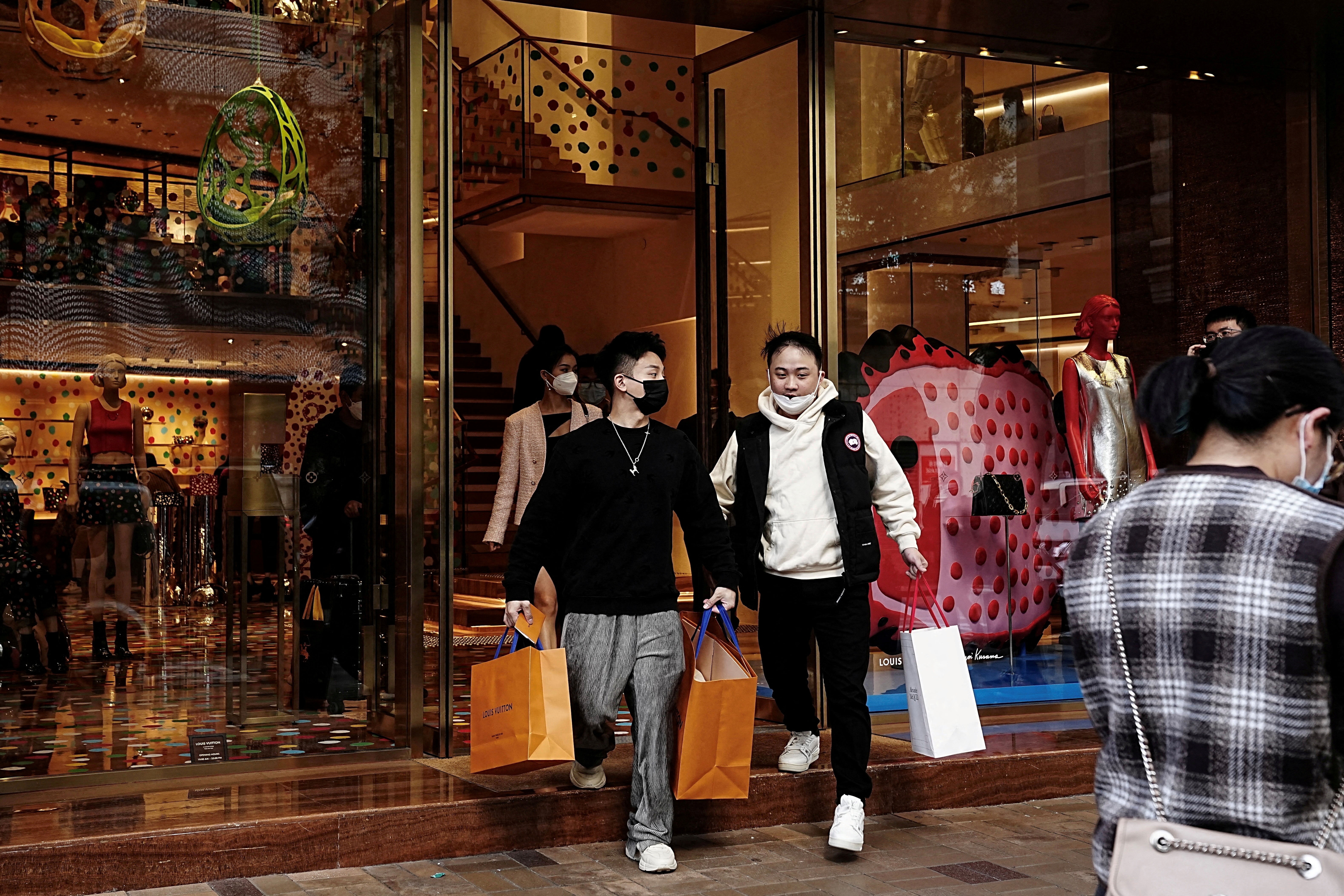 2025_01_21T095516Z_1730328899_RC2JBZ9KQBLR_RTRMADP_3_CHINA_LUXURY.JPG