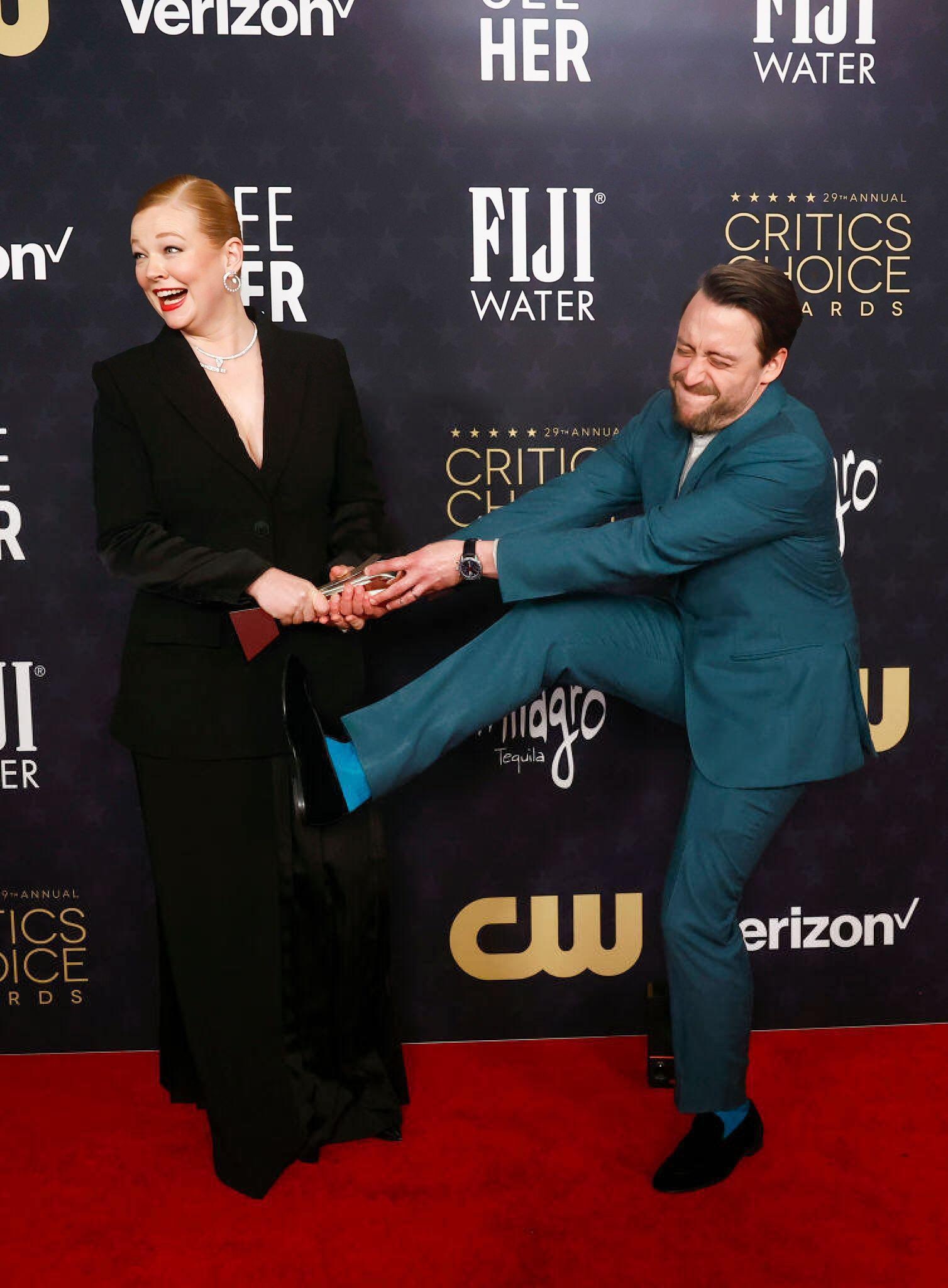 cach khoe dong ho,  Qua cau Vang 2024,  Critics' Choice Awards anh 10