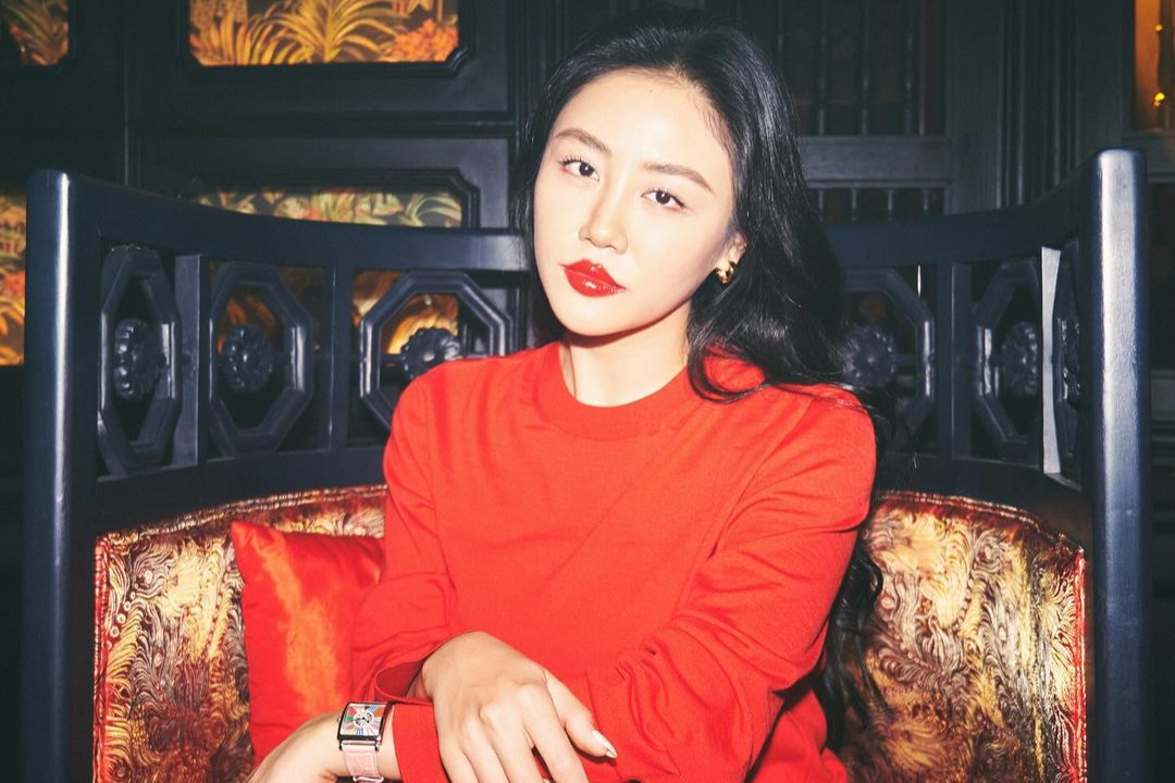 BST Tet,  Gucci,  Burberry,  Ho Ngoc Ha,  Van Mai Huong anh 1