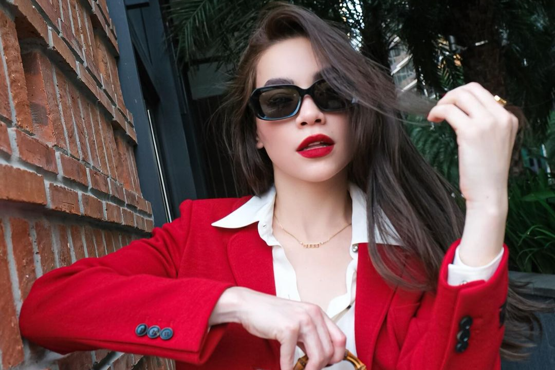 BST Tet cua Gucci, Burberry duoc long gioi mo dieu Viet hinh anh