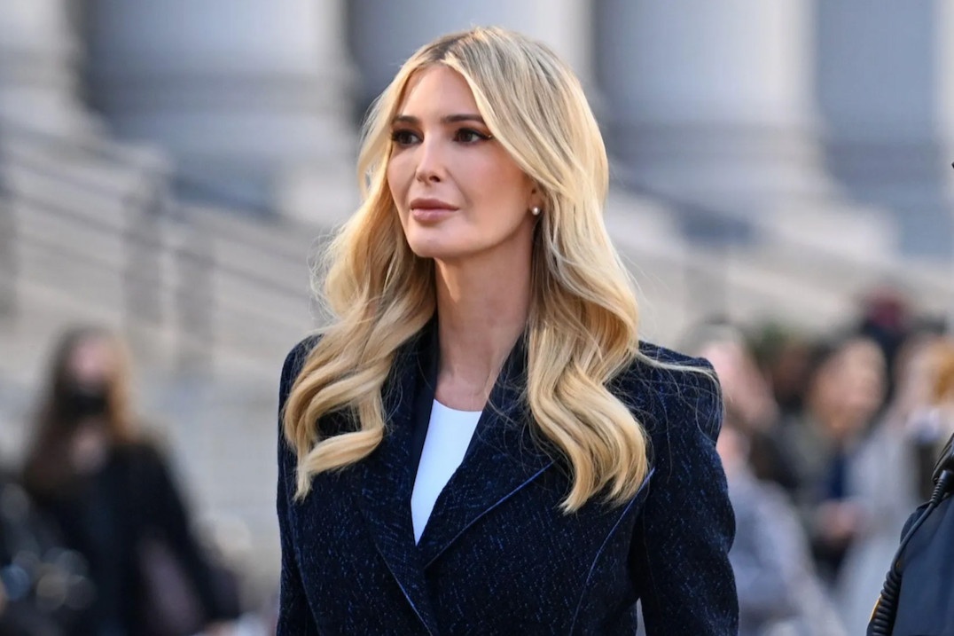 Cach con gai ong Trump 'len do' khi hau toa hinh anh