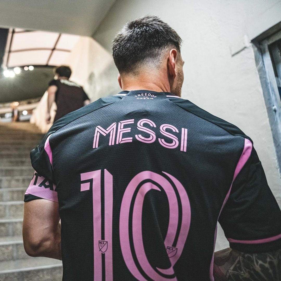 nước hoa của Messi,  Messi,  bóng đá ảnh 8 nuoc hoa cua Messi,  Messi,  bong da anh 8