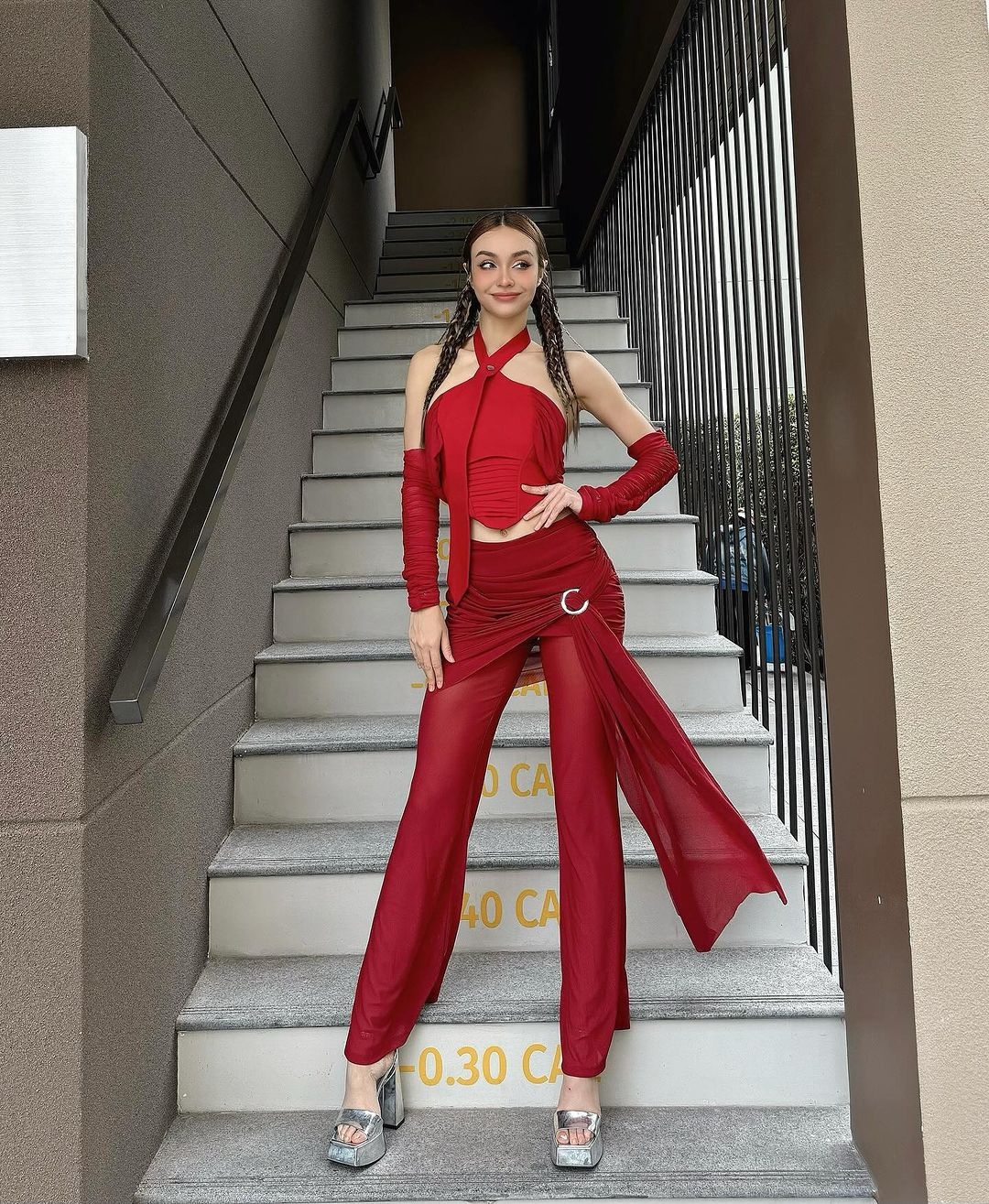 Newsfeed Rate,  stylist của Suboi,  Điền70s,  Rihanna,  bụng bầu ảnh 19 Newsfeed Rate,  stylist cua Suboi,  Dien70s,  Rihanna,  bung bau anh 19