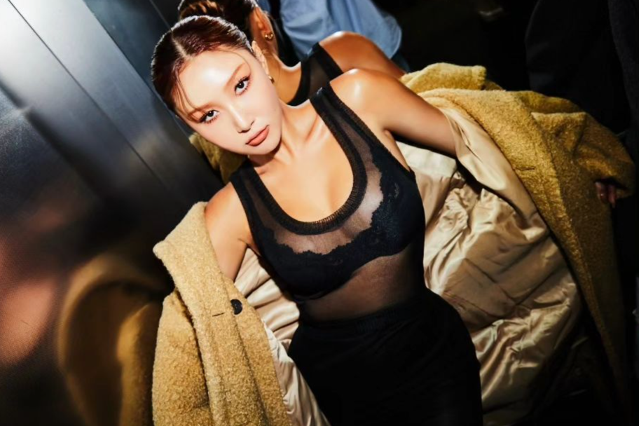 Kheo khoe noi y duoi vay xuyen thau o Tuan le thoi trang Milan hinh anh