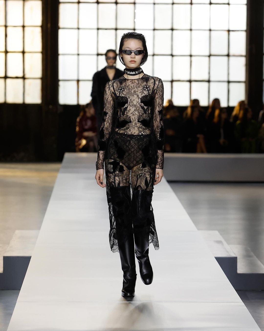 tuần lễ thời trang milan, nội y, váy xuyên thấu, Hwasa MAMAMOO, Moon Ga-young, Ningning Aespa, hồ ngọc hà ảnh 8 tuan le thoi trang milan, noi y, vay xuyen thau, Hwasa MAMAMOO, Moon Ga-young, Ningning Aespa, ho ngoc ha anh 8