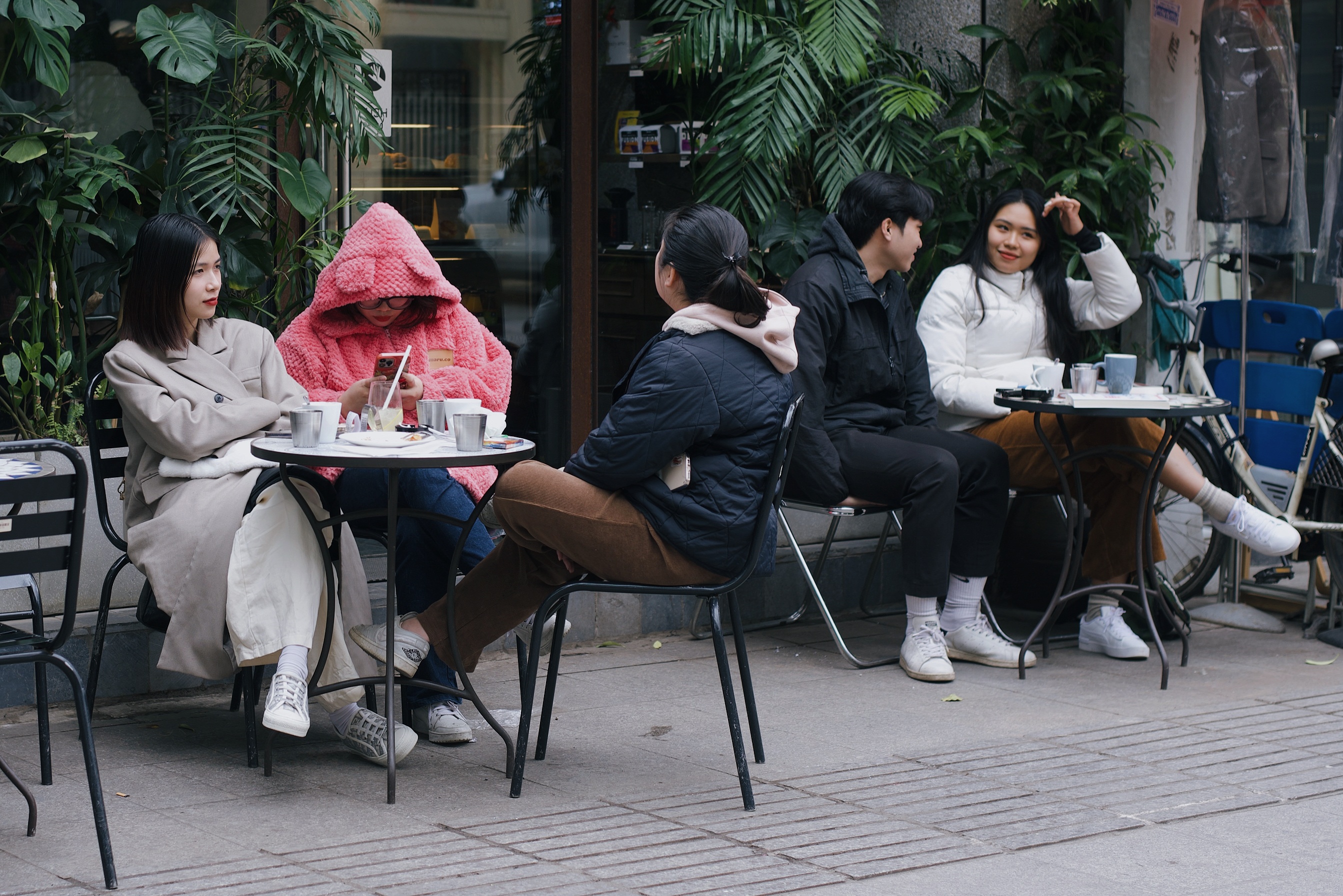 Street Style,  thoi trang duong pho,  ao phao,  thoi tiet ha noi,  thoi tiet hom nay,  lanh cuoi mua,  ao phao con sau anh 10