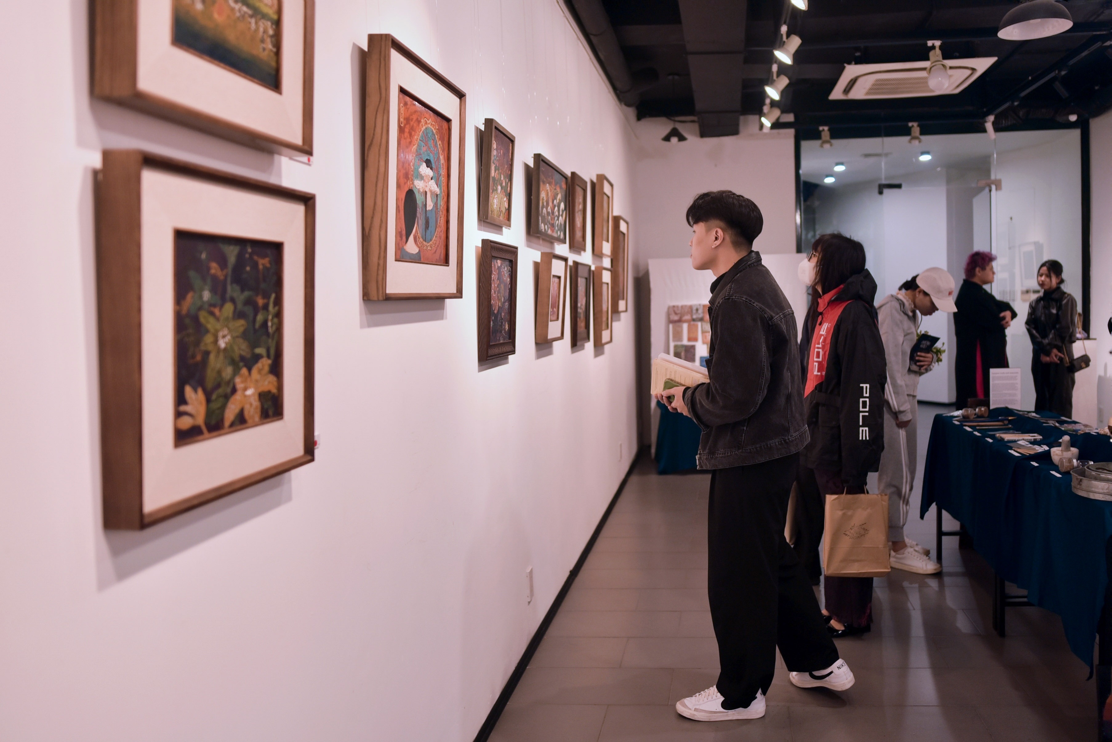 GIUA: Phong Sac,  MAI Gallery,  Dragon Sigma,  Pham Khac Thang anh 4