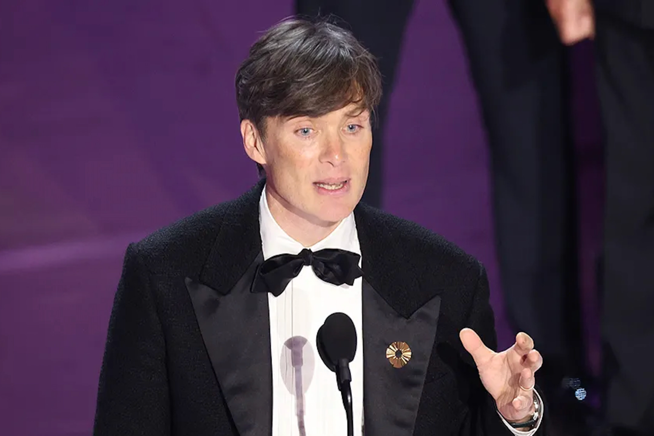 Dan sao 'Oppenheimer' dai thang va dong ho tren co tay ho cung vay hinh anh