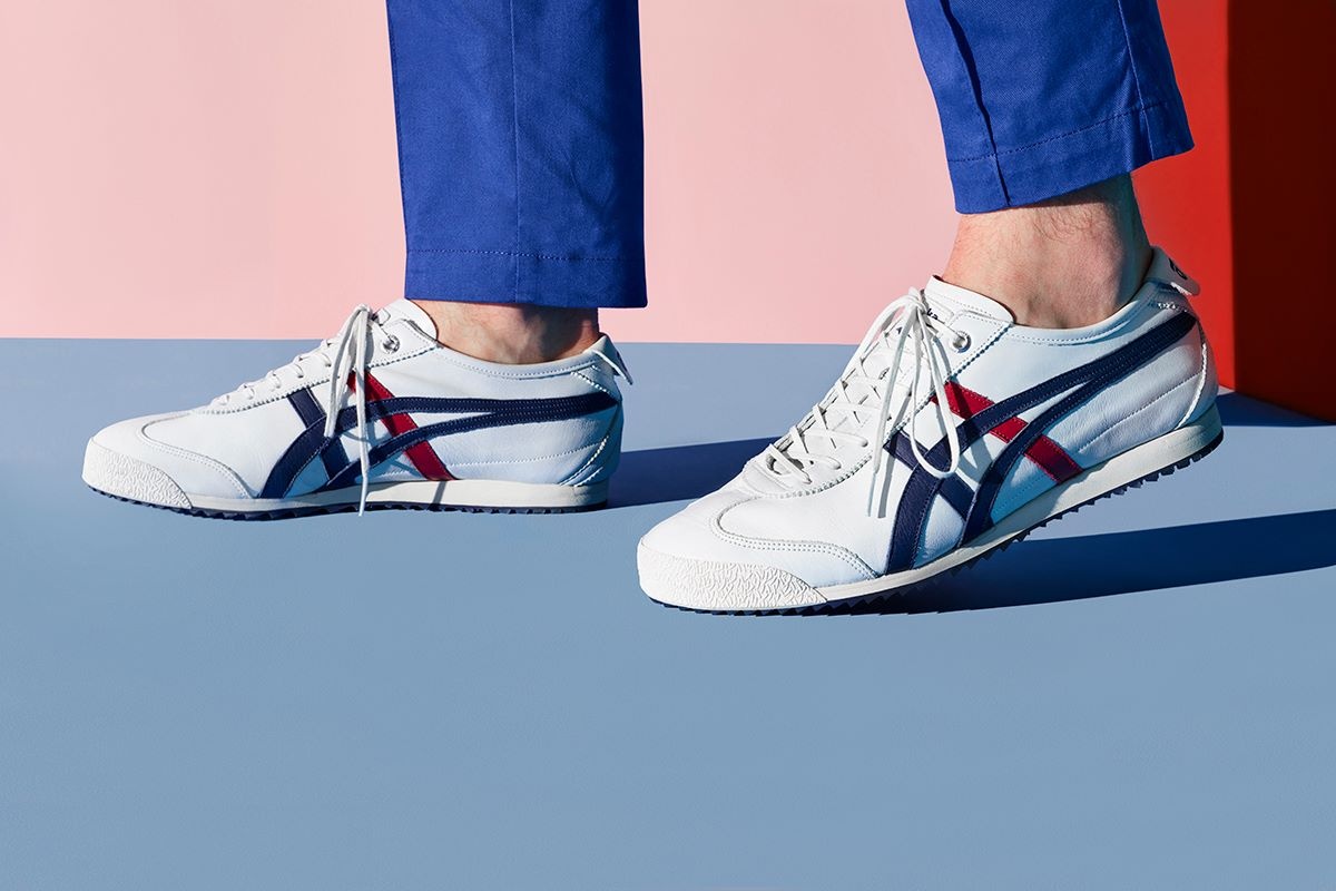Onitsuka Tiger Mexico 66,  ly tieu long,  Emily Ratajkowski,  Bella Hadid,  adidas samba anh 2