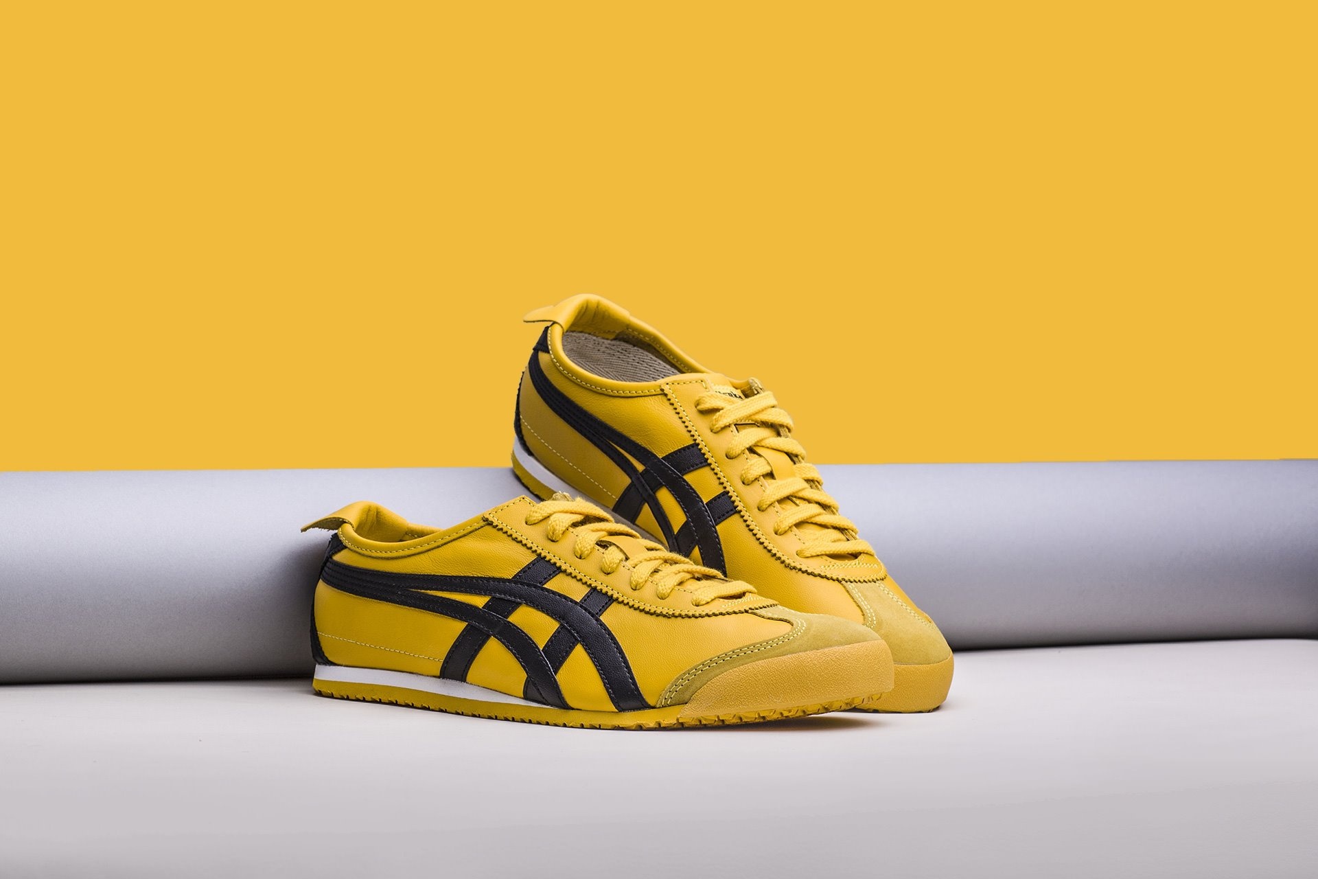 Onitsuka Tiger Mexico 66,  ly tieu long,  Emily Ratajkowski,  Bella Hadid,  adidas samba anh 1