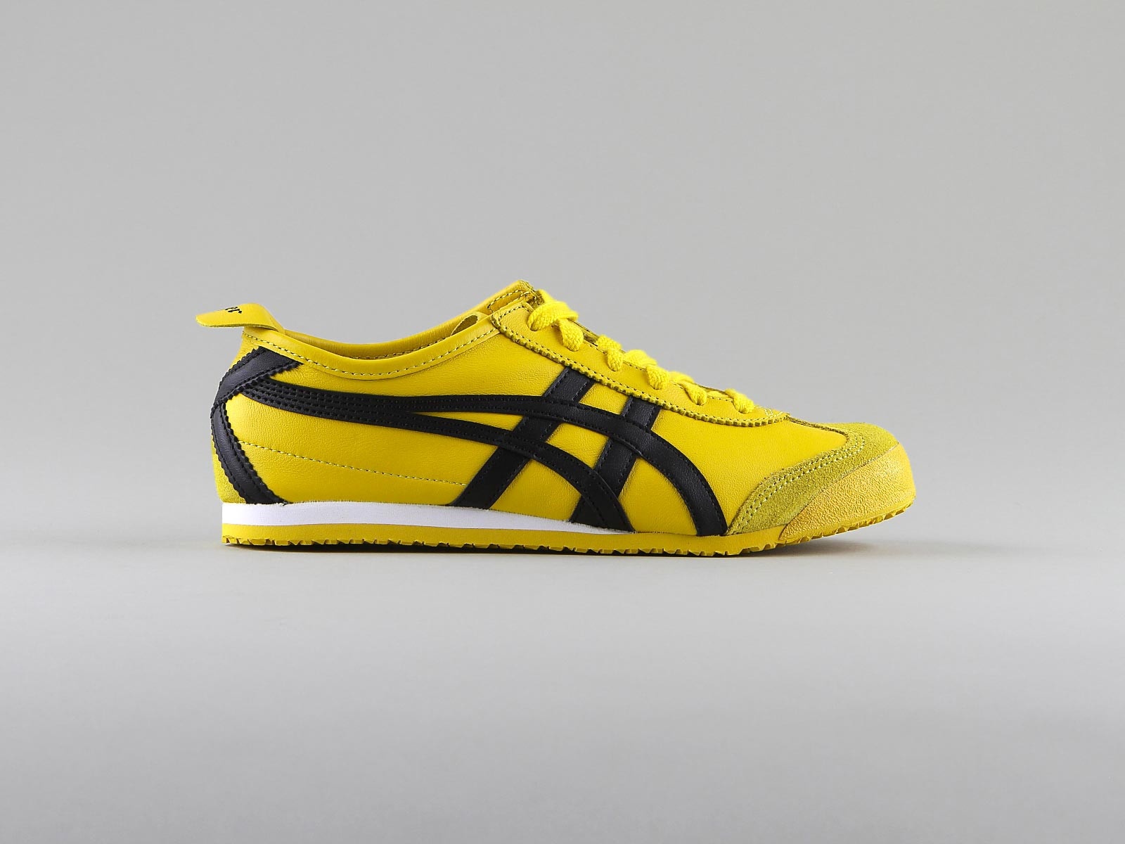 Onitsuka Tiger Mexico 66,  ly tieu long,  Emily Ratajkowski,  Bella Hadid,  adidas samba anh 8