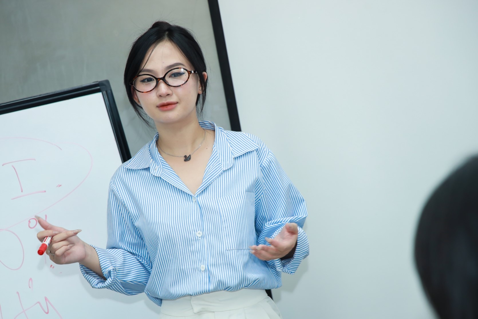 Khoa hoc chua lanh 'treo dau de, ban thit cho' hinh anh