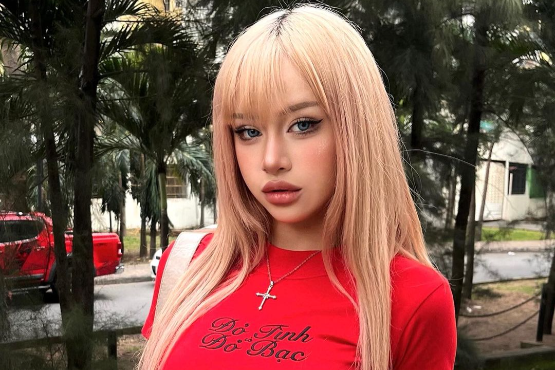 Ao phong in chu hot tro lai nho local brand Viet hinh anh