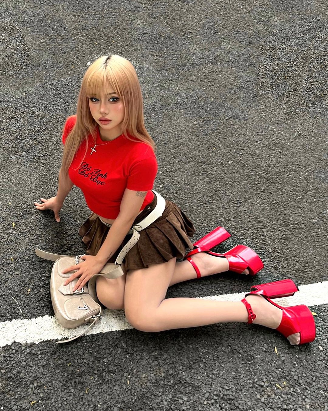 ao phong,  ao phong in chu,  thoi trang Ninh Duong,  Ninh Duong Story,  Minh Trieu Ky Duyen anh 10