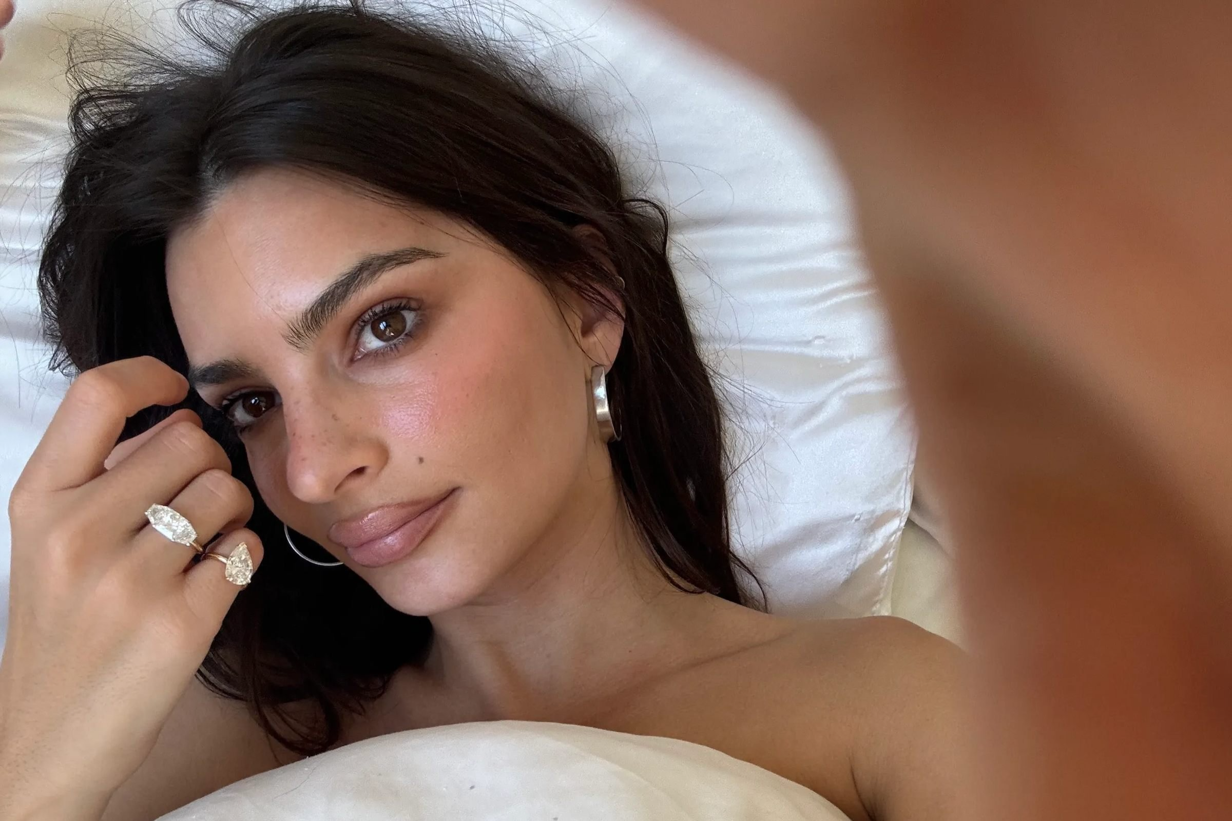 Nhan ly hon gay sot hinh anh