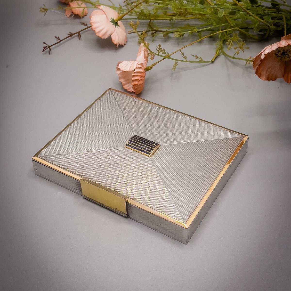 túi siêu nhỏ, bé bằng cái móng tay, túi xách tí hon, phụ kiện nữ, xu hướng thời trang ảnh 6 tui sieu nho, be bang cai mong tay, tui xach ti hon, phu kien nu, xu huong thoi trang anh 6