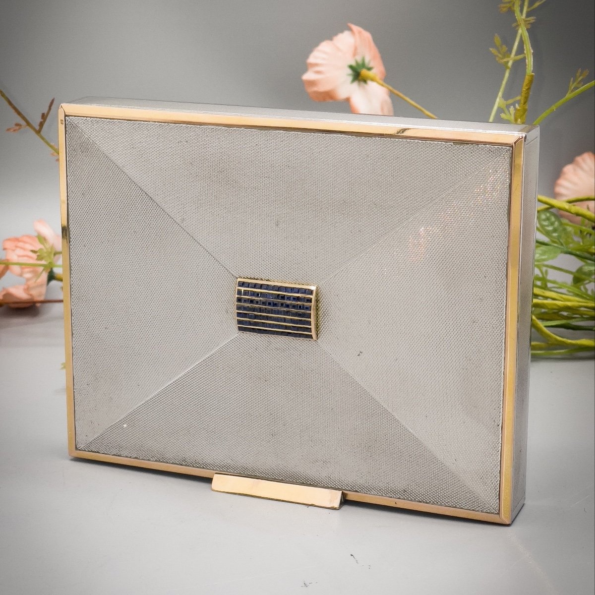 túi siêu nhỏ, bé bằng cái móng tay, túi xách tí hon, phụ kiện nữ, xu hướng thời trang ảnh 5 tui sieu nho, be bang cai mong tay, tui xach ti hon, phu kien nu, xu huong thoi trang anh 5