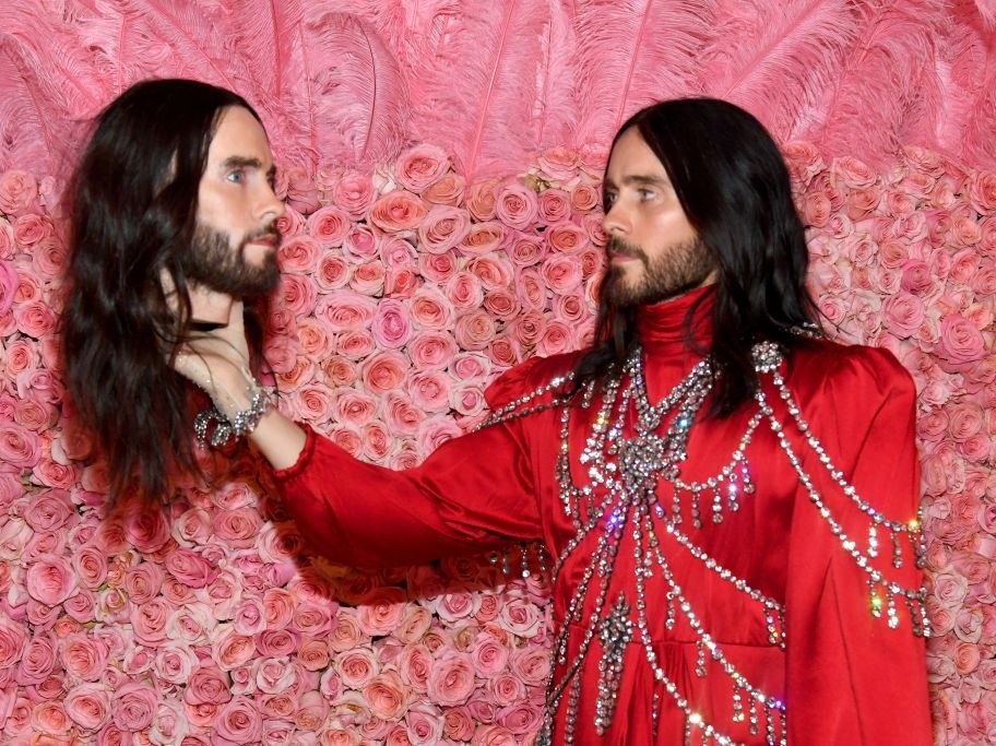 Valentino,  Giam doc sang tao anh 4