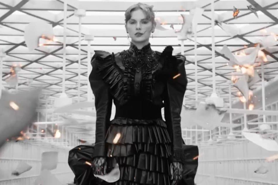 Tay ao qua kho 'lam kho' Taylor Swift hinh anh