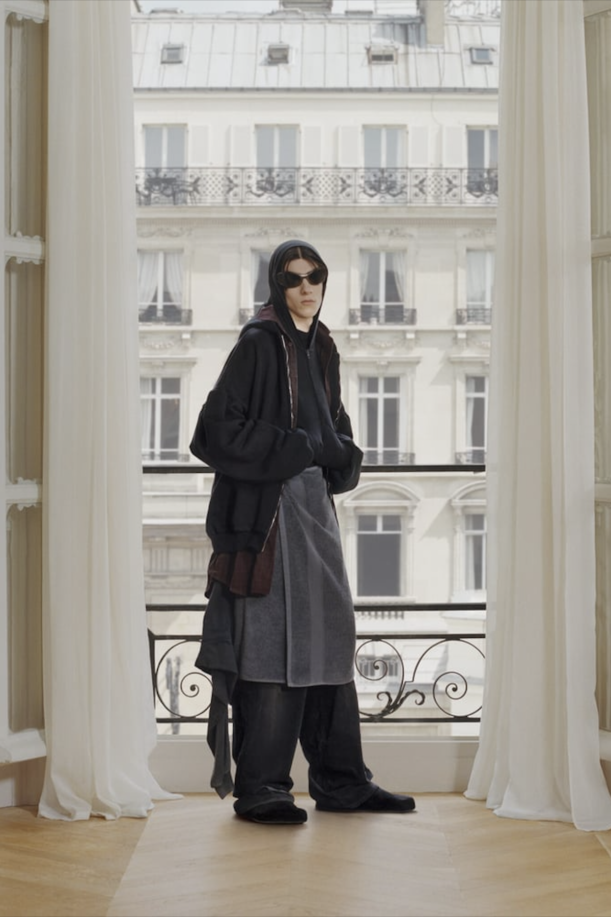 áo rách,  Balenciaga,  đầu bếp Hong Kong,  Super Destroyed T-Shirt ảnh 10 ao rach,  Balenciaga,  dau bep Hong Kong,  Super Destroyed T-Shirt anh 10