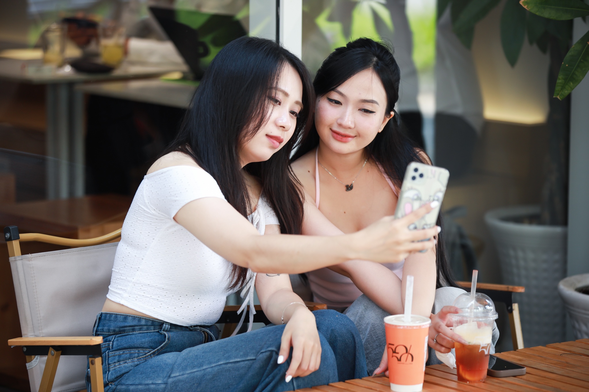 Kiem hon 10 trieu dong nho lam viec xuyen le 30/4 hinh anh