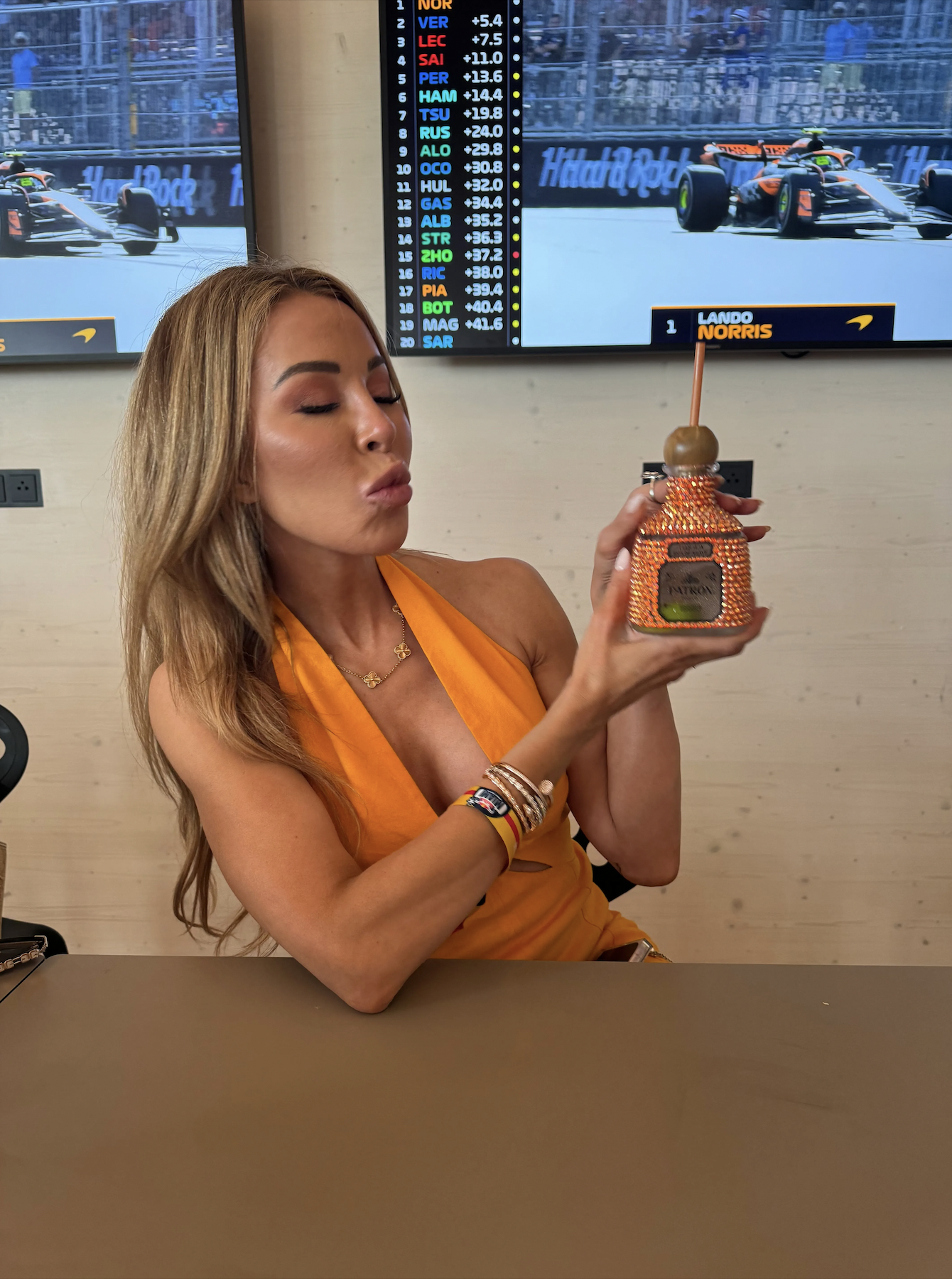 Lisa,  F1,  Cong thuc 1 anh 10