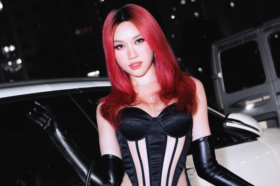 Ao nit nguc 'nong len' nho Met Gala hinh anh