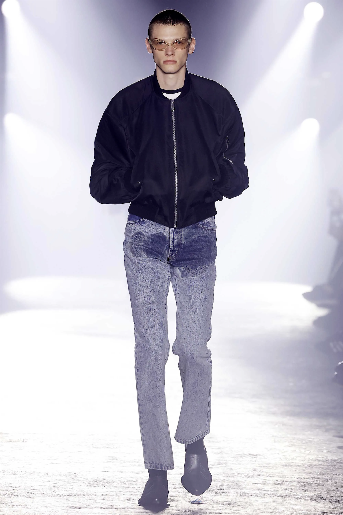 Jordanluca,  quan jeans,  vet o nhay cam,  chay hang,  hang xa xi,  trang mua sam anh 3