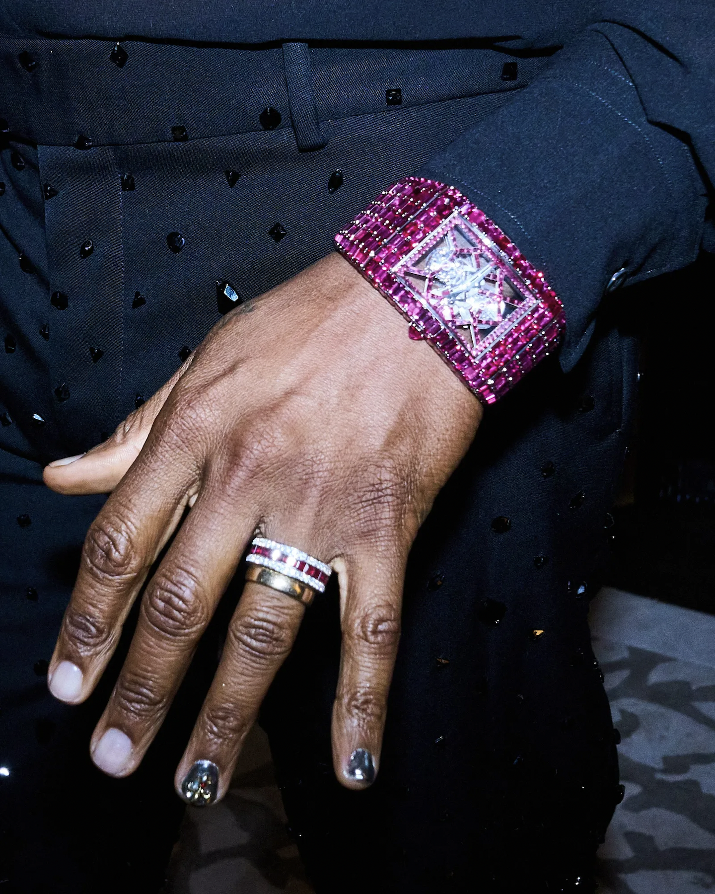 Met Gala 2024,  Jacob & Co. Billionaire,  Usher,  Billionaire III Rubies,  dong ho cao cap anh 6