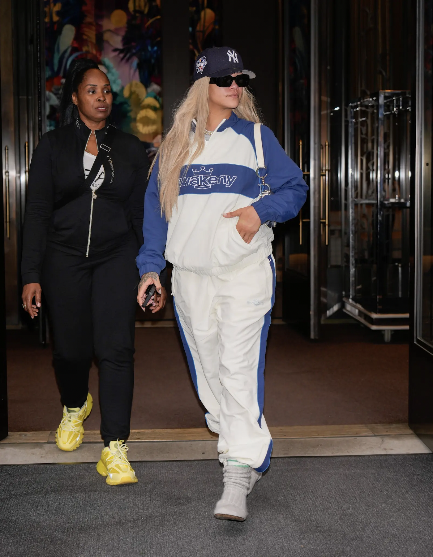 Rihanna,  Kanye West,  Yeezy,  giay gia vo,  Bottega Veneta,  diamonds rihanna anh 3