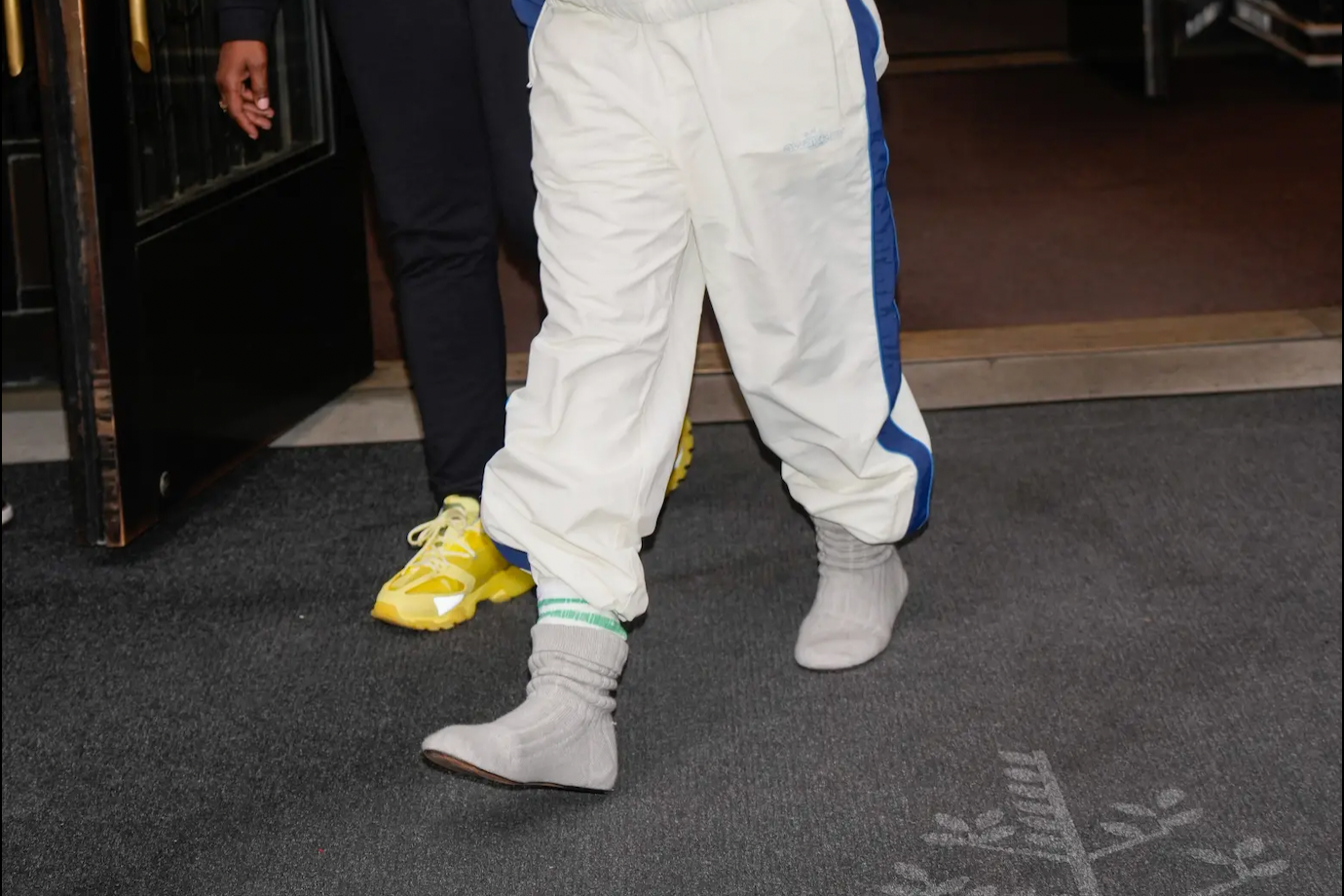 Rihanna,  Kanye West,  Yeezy,  giay gia vo,  Bottega Veneta,  diamonds rihanna anh 1