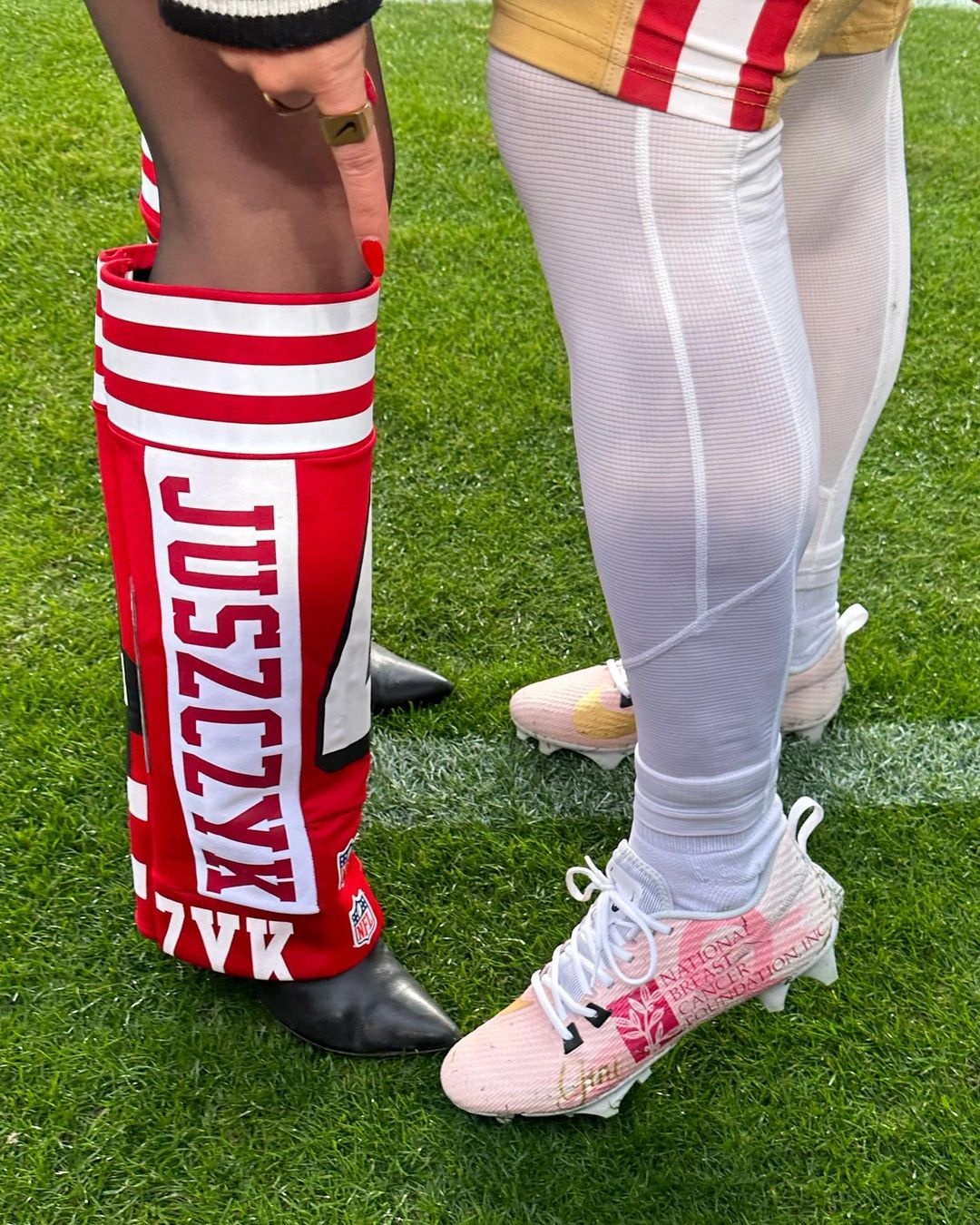 Kristin Juszczyk,  Taylor Swift,  Travis Kelce, giải bóng bầu dục Mỹ,  NFL là gì,  WAG là gì,  San Francisco 49ers ảnh 11 Kristin Juszczyk,  Taylor Swift,  Travis Kelce, giai bong bau duc My,  NFL la gi,  WAG la gi,  San Francisco 49ers anh 11