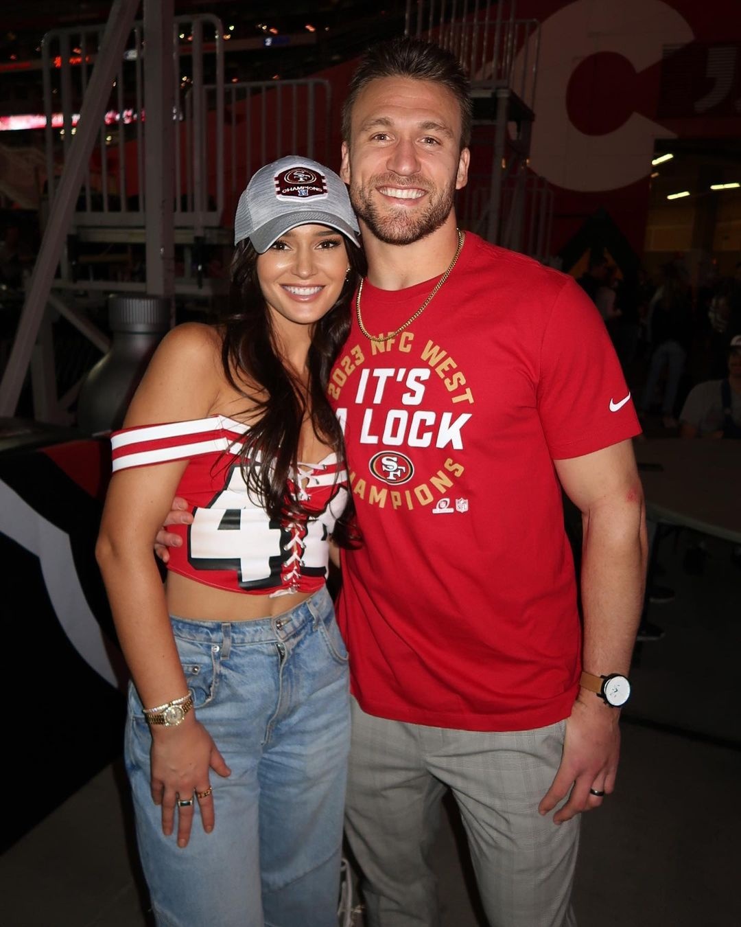 Kristin Juszczyk,  Taylor Swift,  Travis Kelce, giải bóng bầu dục Mỹ,  NFL là gì,  WAG là gì,  San Francisco 49ers ảnh 8 Kristin Juszczyk,  Taylor Swift,  Travis Kelce, giai bong bau duc My,  NFL la gi,  WAG la gi,  San Francisco 49ers anh 8