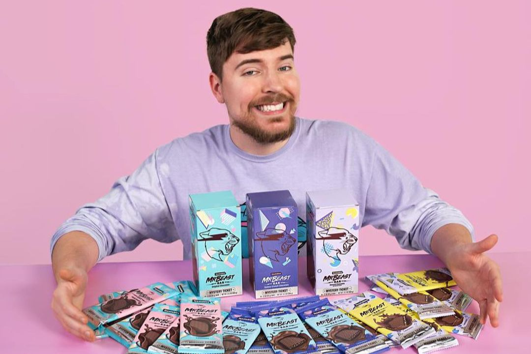 'YouTuber giau nhat the gioi' ban do an cung chay hang hinh anh