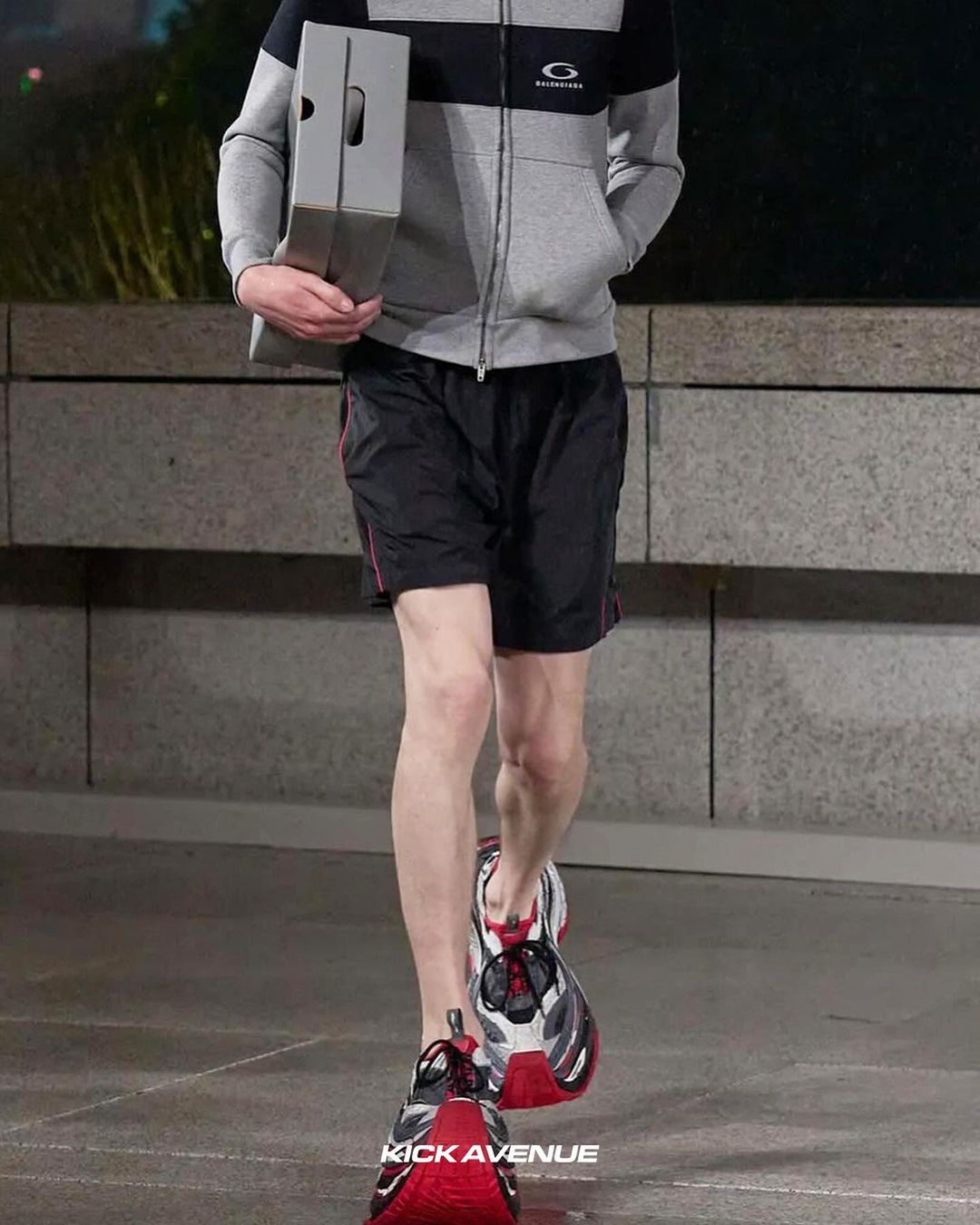 Platform Sneaker,  Balenciaga,  the Balenciaga Platform Sneaker,  giay the thao nam,  Thuong Hai,  Trung Quoc anh 7