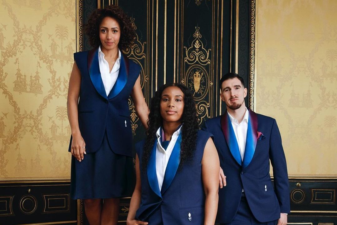 Dong phuc Olympic cua doi tuyen Phap bi chi trich hinh anh