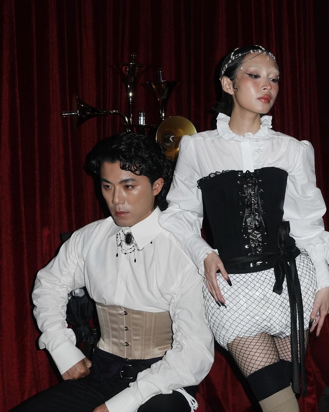 ao nit nguc,  Anh Tu,  Bad Bunny,  corset la gi,  Anh Tu mac corset anh 10