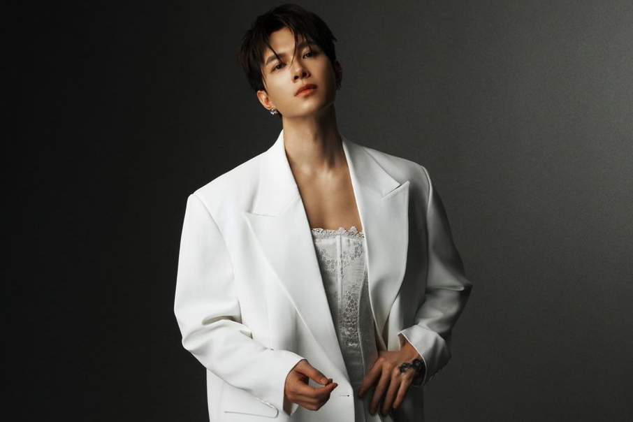 Khong chi moi Anh Tu nit nguc hinh anh